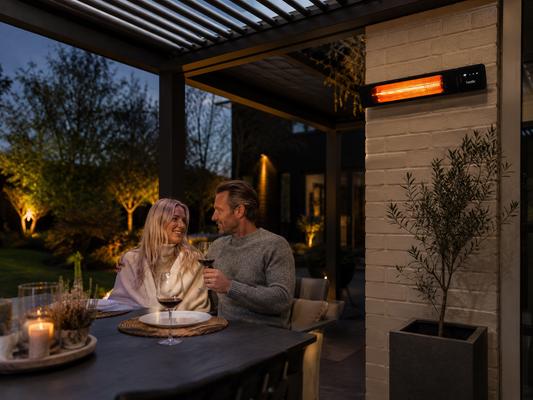Wandheizstrahler für den Essbereich unter der Terrassenüberdachung