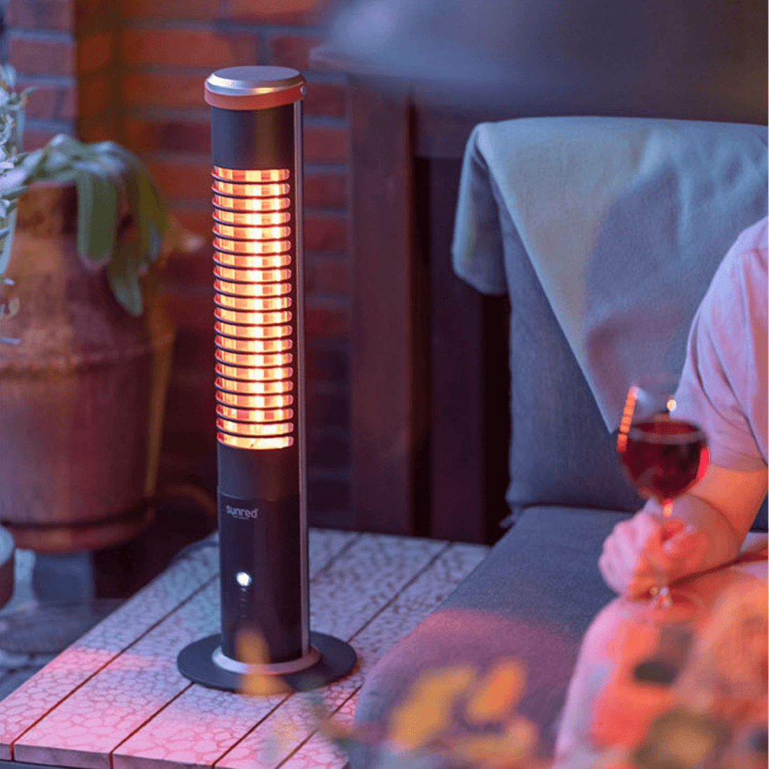 Smart Heizstrahler: Wie App-Steuerung und WLAN Ihre Terrasse komfortabler machen