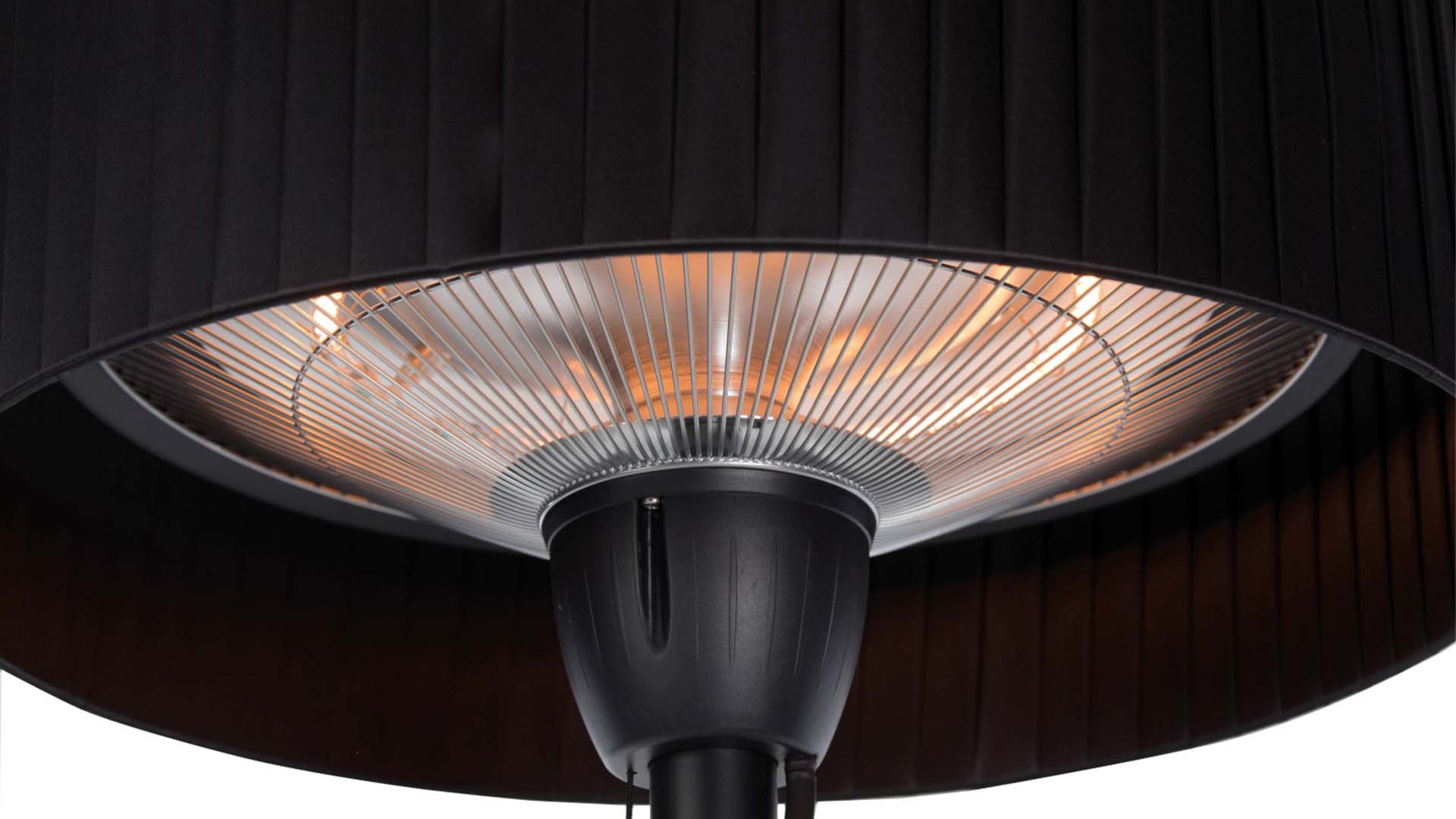 Stehender schwarzer Sunred Artix Bright Terrassenheizer mit 1500 Watt